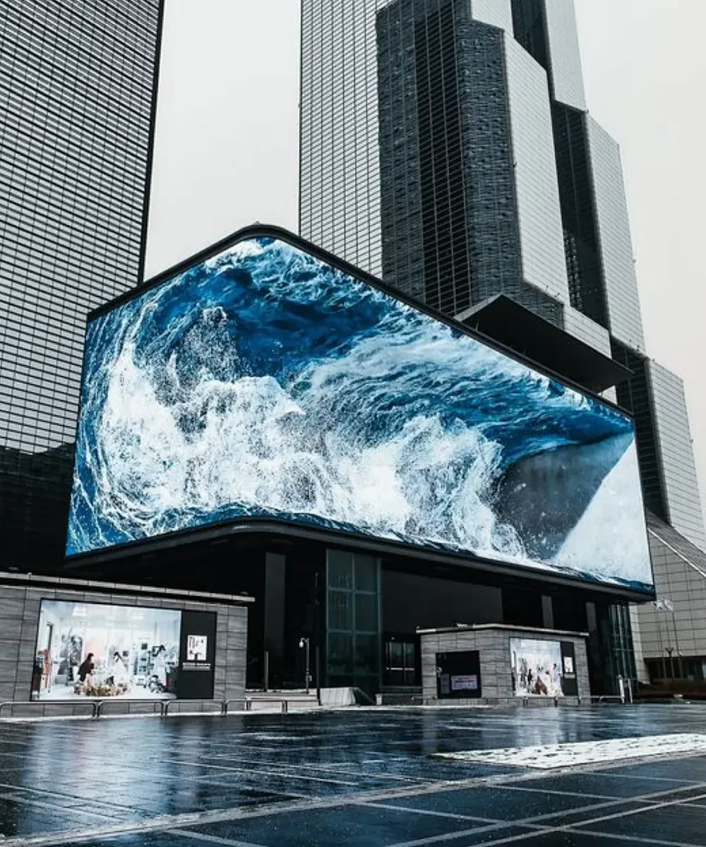 Water illusion on a large corner naked-eye 3D LED display