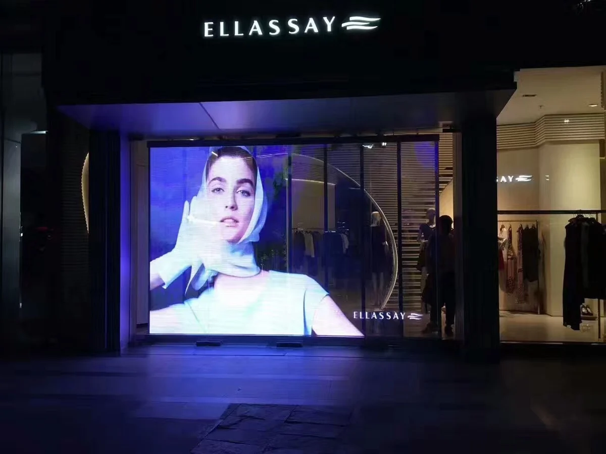 Retail Checklist: Transparent LED Display for a Retail Window