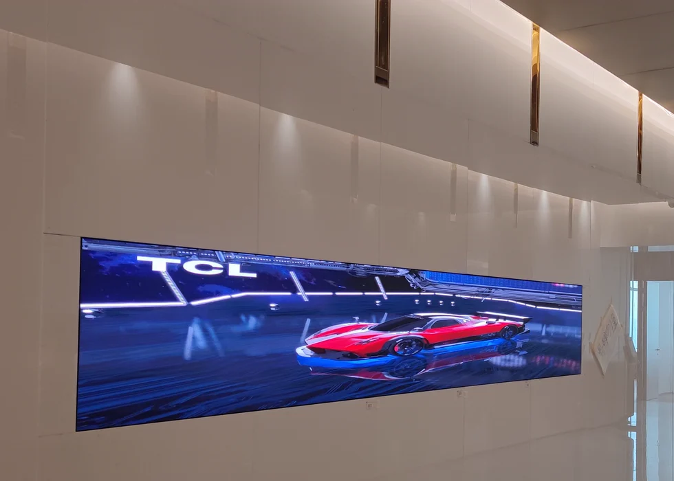 Fixed indoor LED wall installed in an automotive showroom