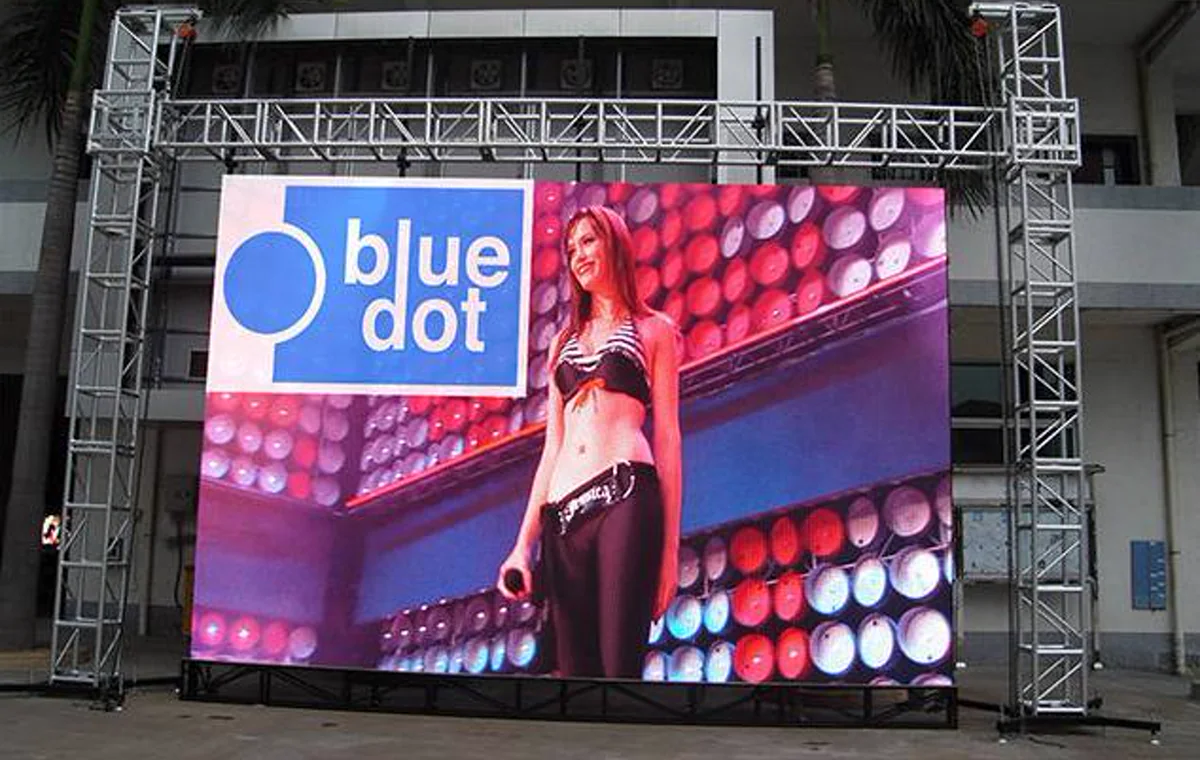 Outdoor LED display installed on a ground-supported truss